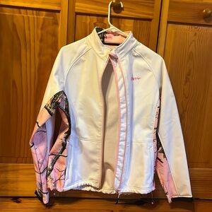 Women’s white and pink camo habit lightweight jacket coat